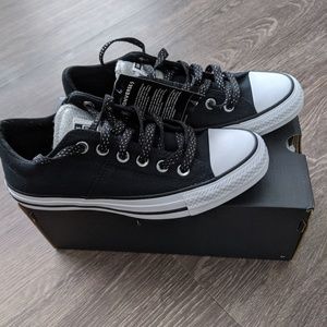 Brand New Size 7 Women's Converse Sneakers